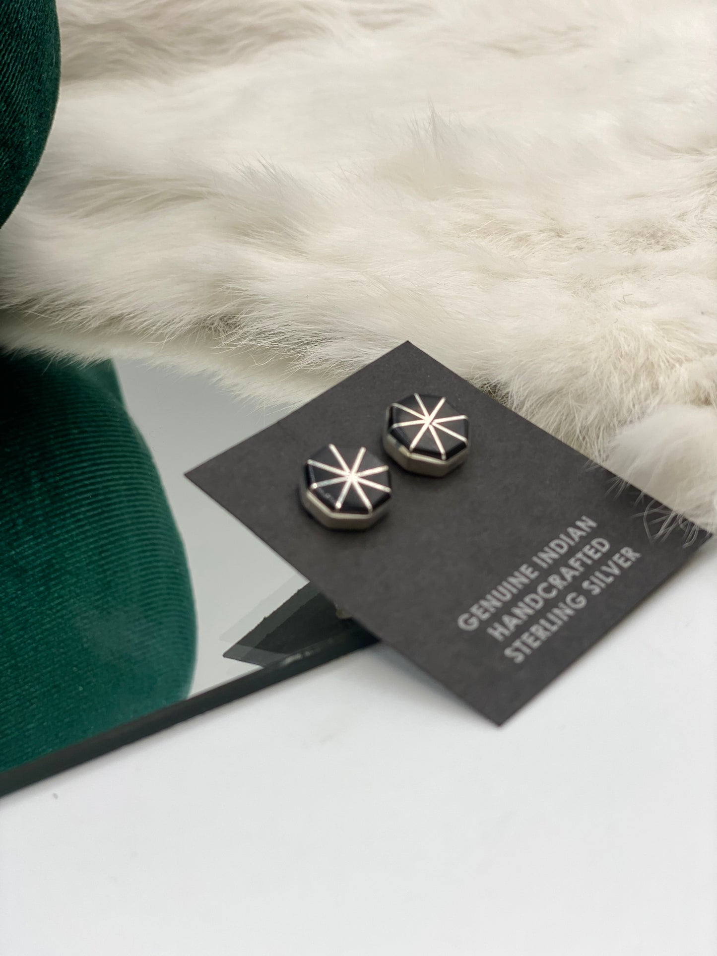 Web-Inlay Onyx Stud
