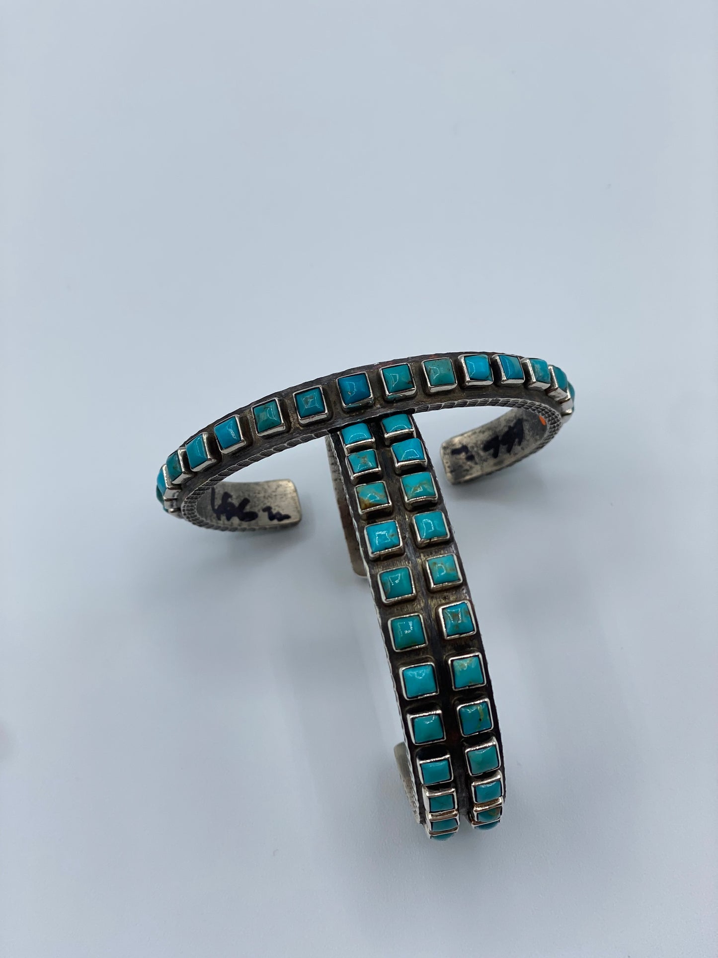 Sand-Cast Square Set Cuff