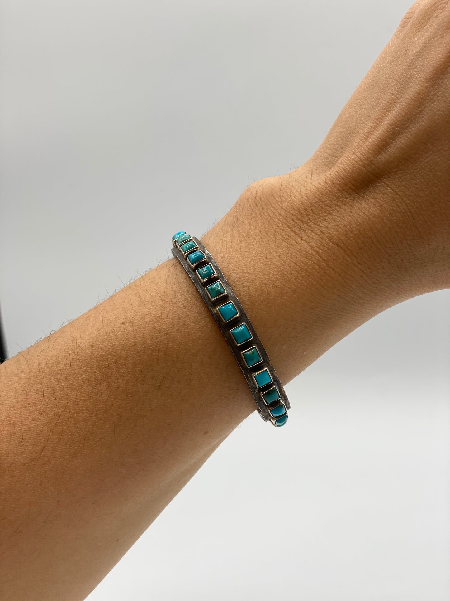 Sand-Cast Square Set Cuff