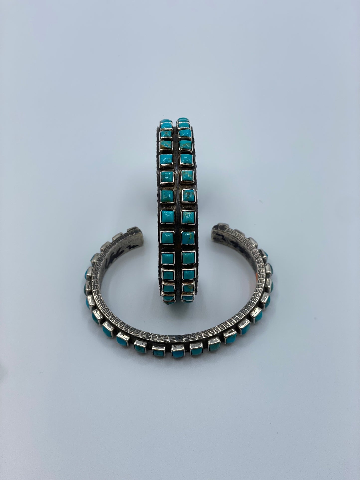 Sand-Cast Square Set Cuff